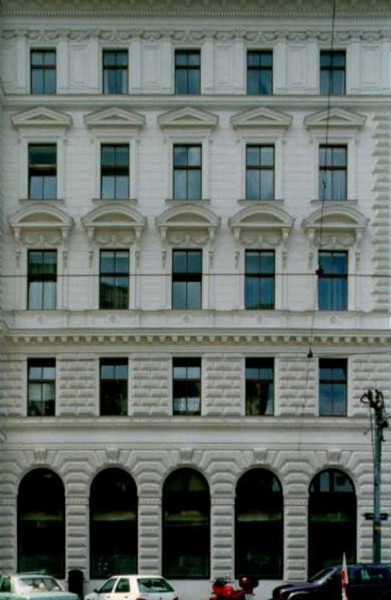 Photo of the facade to be modeled Photo of the facade to be modeled